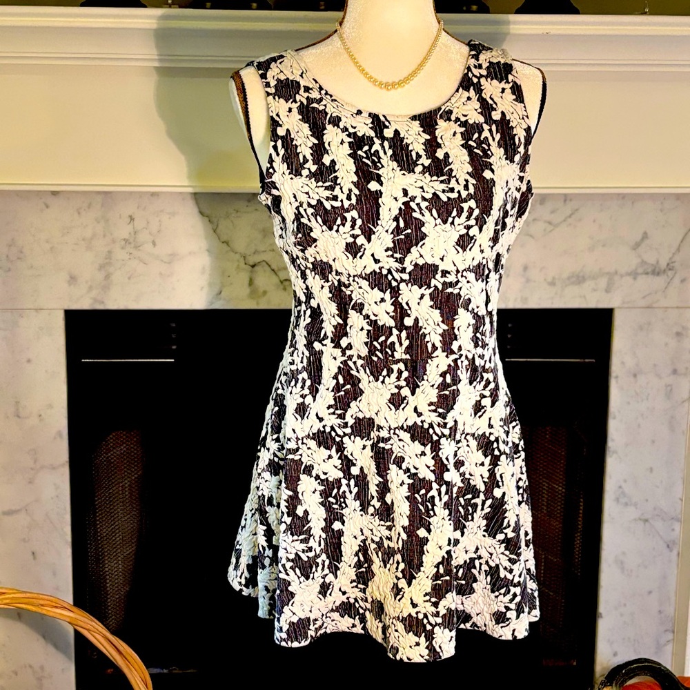 Le Lis sleeveless 2 toned dress